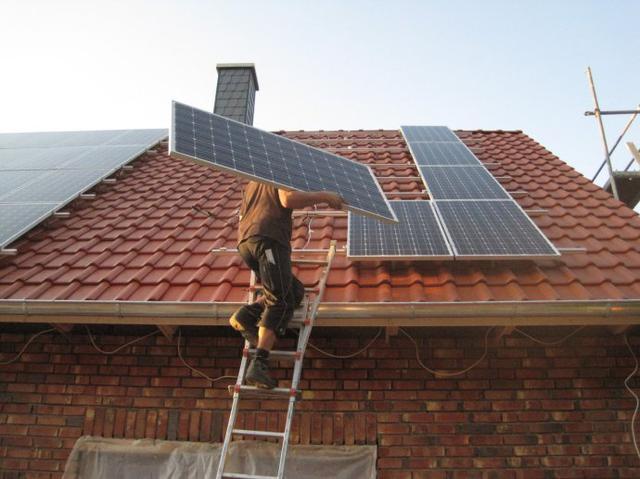 日本推算2040年废弃太阳能电池板将达77万吨