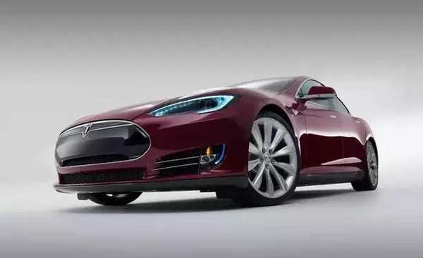 马斯克承诺：超级充电站对特斯拉车主永久免费 