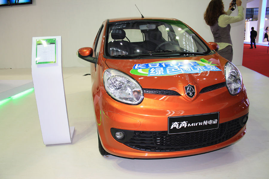 我国新能源车中端市场空白  私人购车首选插电混动