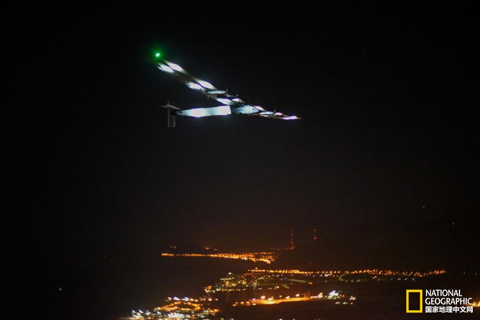 阳光动力2号飞机成功飞越太平洋  