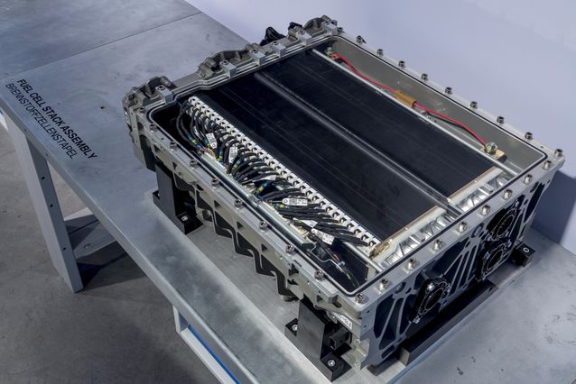 宝马汽车应该放弃氢能源，师从特斯拉？