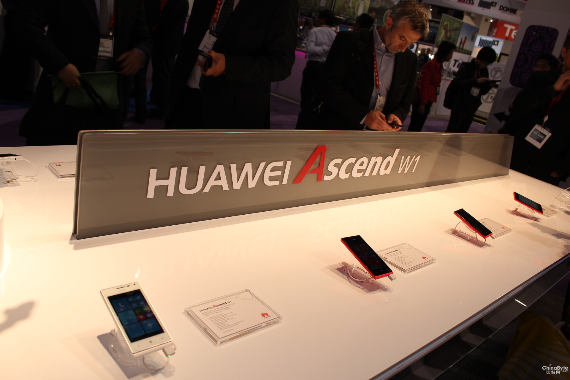 我国2015年上半年4G智能手机出货量1.95亿部