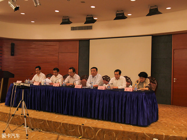 江苏新能源汽车现状：以电动大巴和充电桩为主