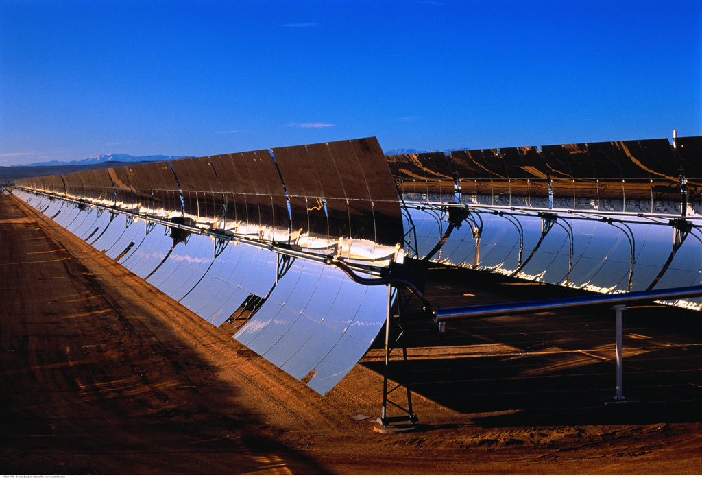 美研究人员开发光版“介电体天线” 为高效率太阳能电池服务