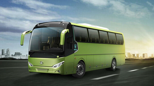 国内首款太阳能电动大巴在南京上路 边开边充电