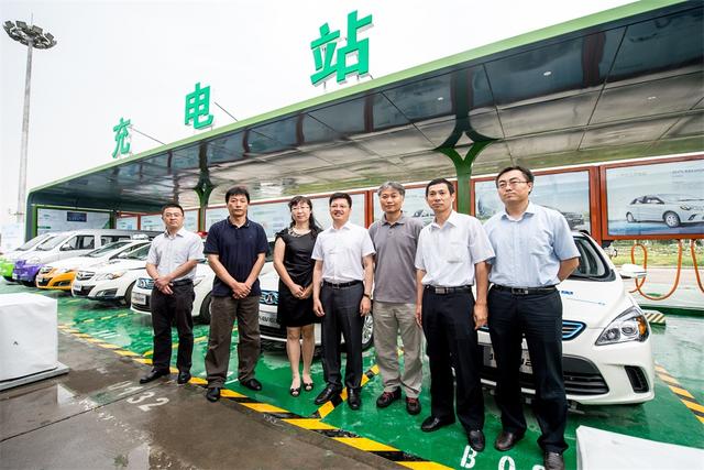 北汽新能源200台纯电动微公交在北京亦庄开跑