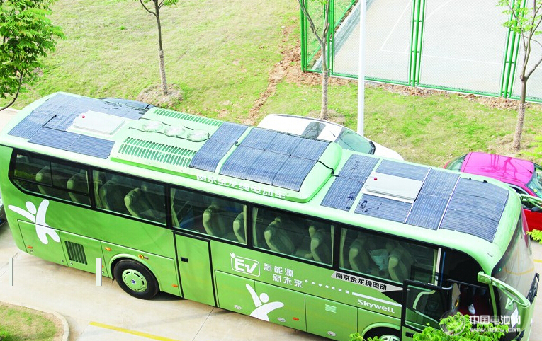 南京金龙研发的太阳能电动大巴在南京上路 南京金龙研发的太阳能电动大巴在南京上路