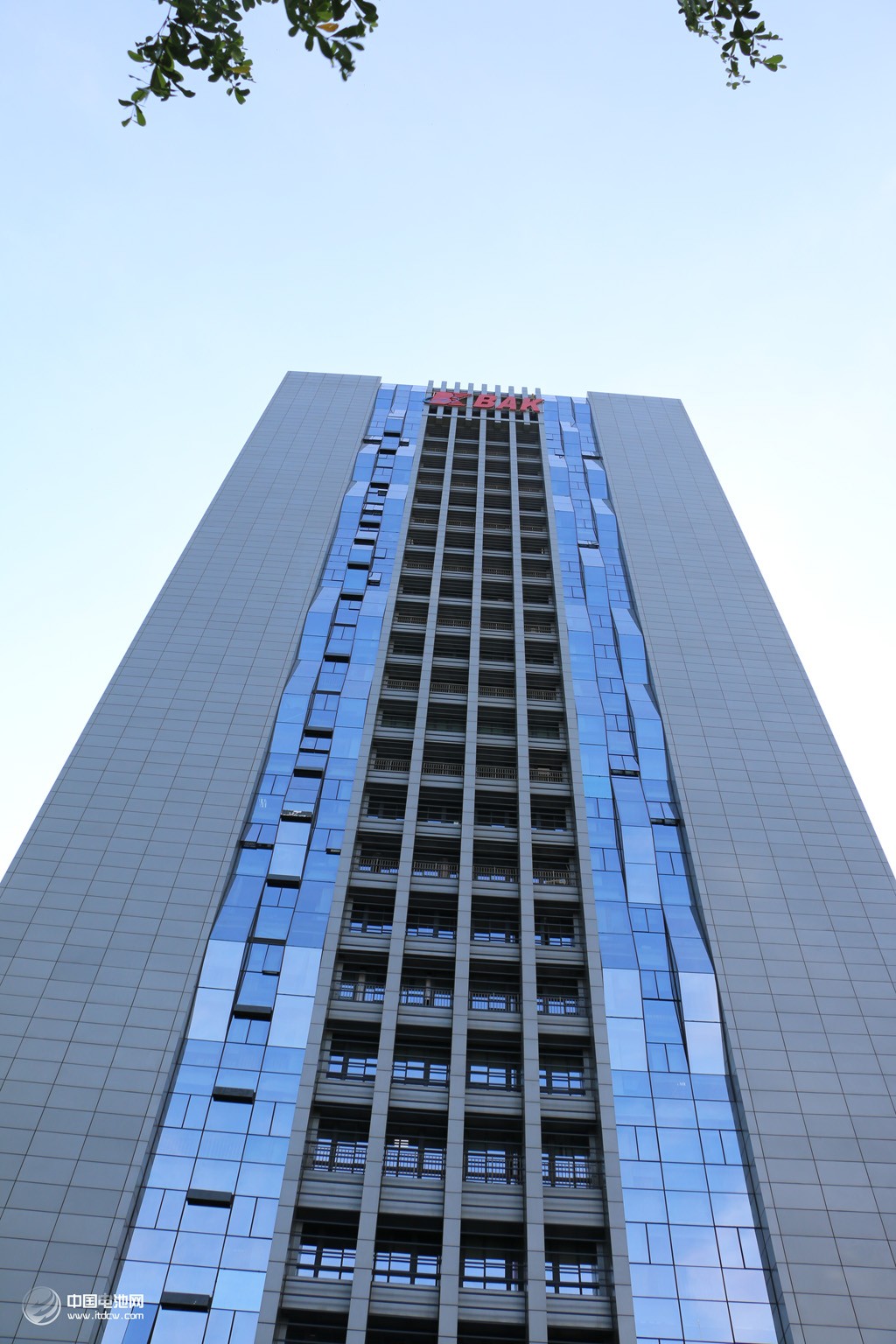 中国电池网一行调研比克电池  动力电池供不应求