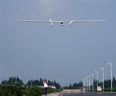 小比例“墨子号”在沪验证试飞中。
