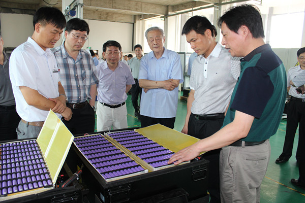 动力电池成重负 新能源汽车轻量化有多难？