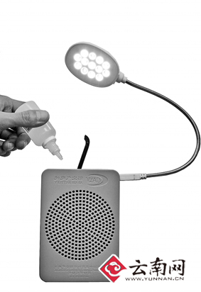 铝空气电池 记者 翟剑 摄