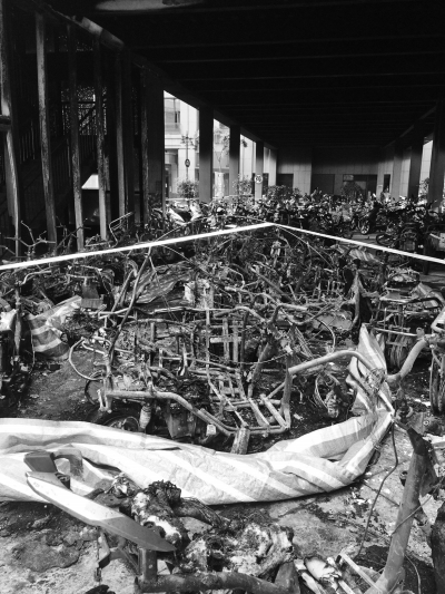 郑州一小区300辆电动车共享4个插座 烧毁60余辆