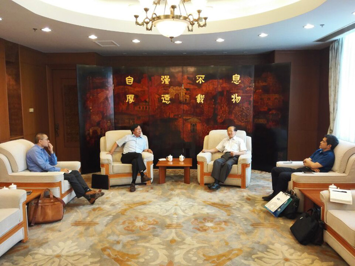 陈清泰会见大众汽车集团中国执行副总裁张绥新