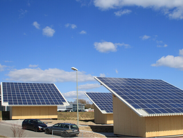 多晶硅加工贸易进口“限令”实施一周年 光伏上下游业绩两重天