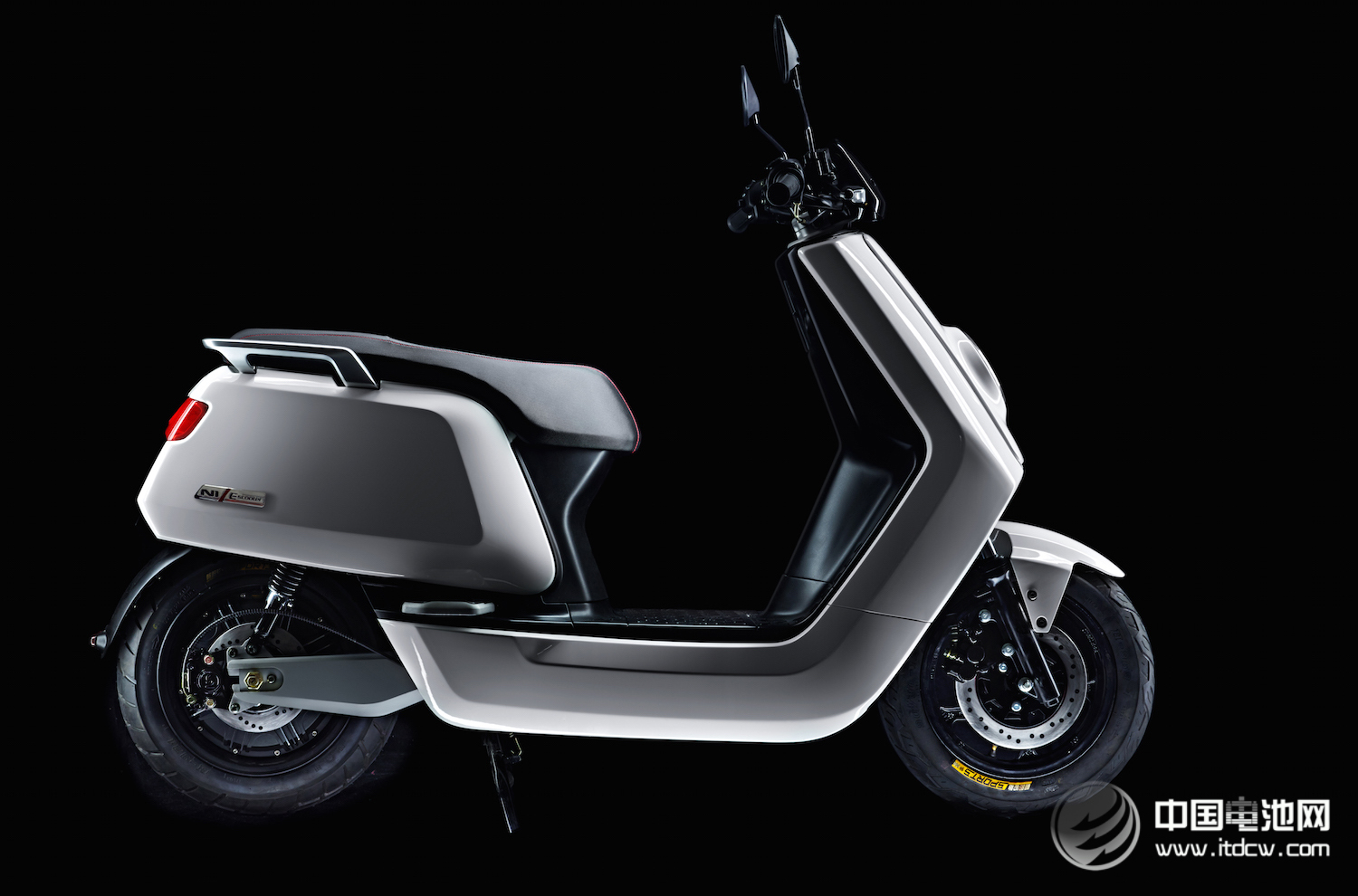 互联网+下电动车革命：智能电动车需要重新定义 