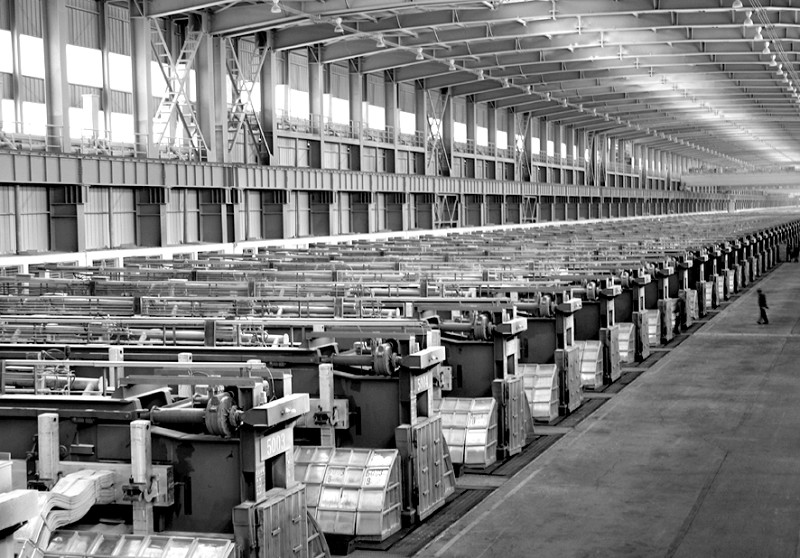 铝价连跌 电解铝企业自备电优势还能维持多久？