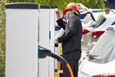 锂电池 “青海造”世界大牌  青海新能源产业链显集群效应