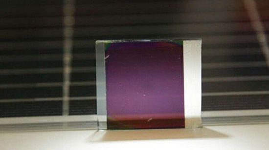 半透明钙钛矿和石墨烯创建低成本高效太阳能电池