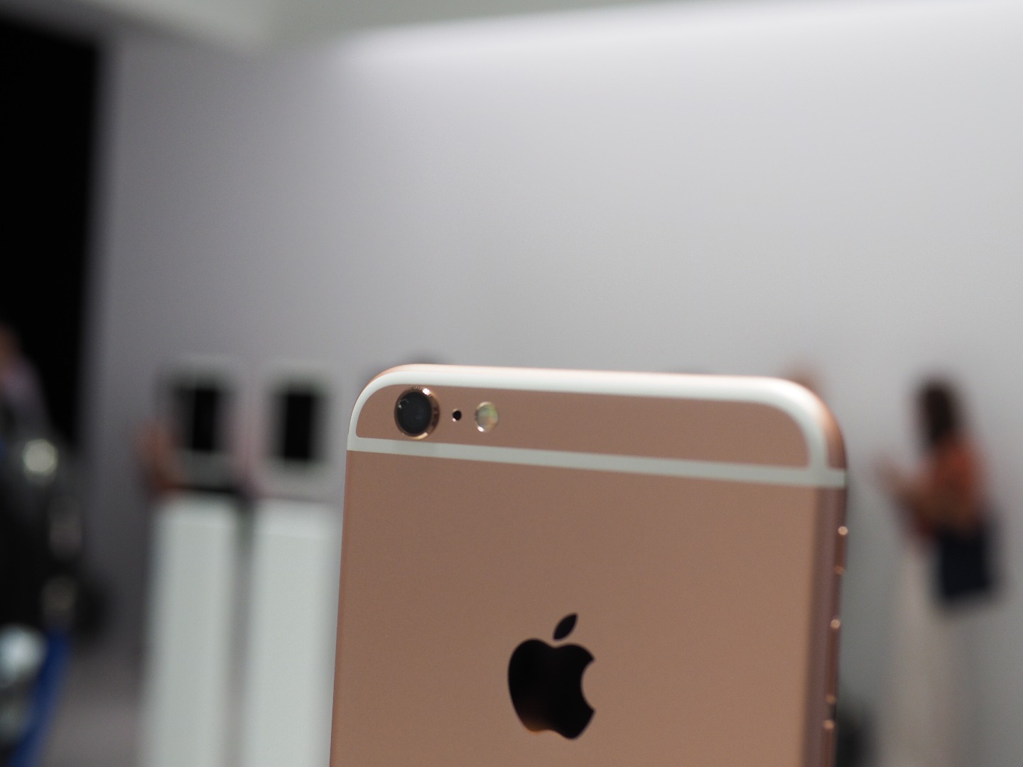 苹果iPhone 6s/plus预约如潮 苹果式创新渐行渐远？