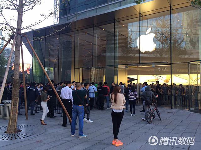 iPhone 6s开卖 玫瑰金抢手 黄牛难觅踪迹