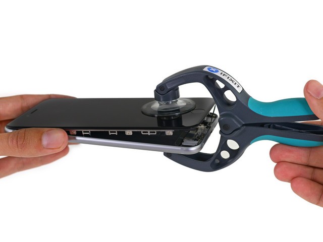 电池缩水为哪般 全新iPhone 6s Plus拆解（组图）