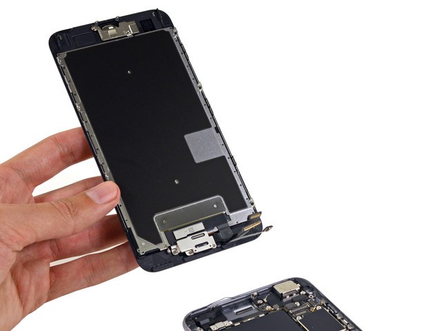 电池缩水为哪般 全新iPhone 6s Plus拆解（组图）