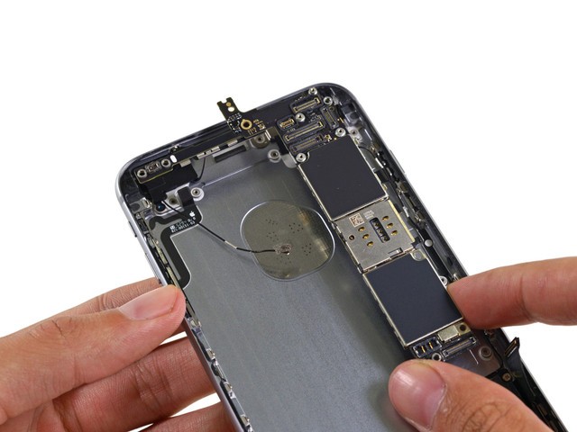 电池缩水为哪般 全新iPhone 6s Plus拆解（组图）