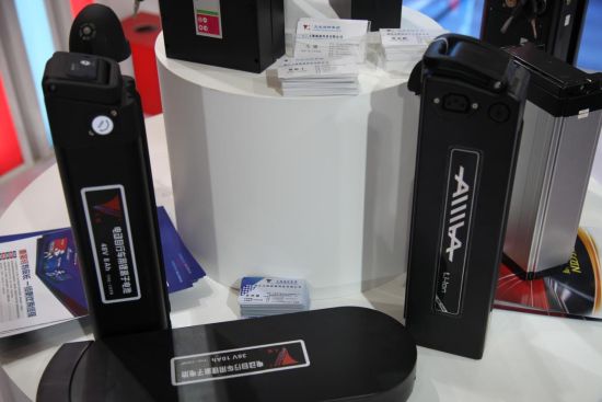 电池去碳化 新能源助力爱玛电动车多跑5公里不再是梦想