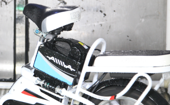 电池去碳化 新能源助力爱玛电动车多跑5公里不再是梦想