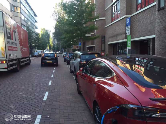 荷兰发展新能源车领跑欧洲  2040年全部可持续能源来驱动