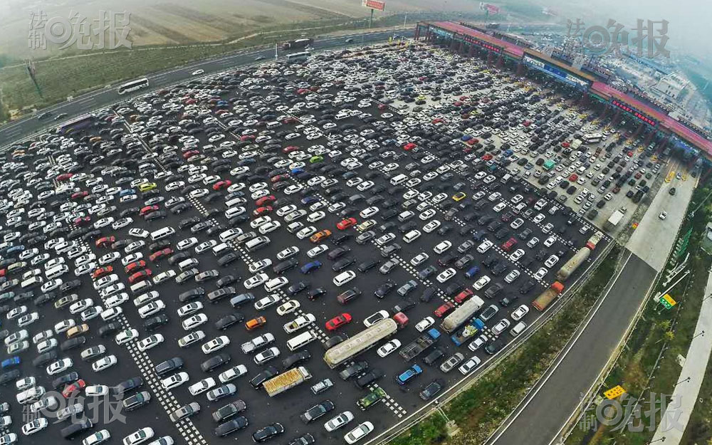 国庆假期返程纪录片：瞧瞧，这大停车场 ！