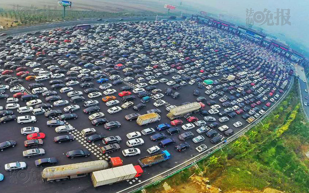 国庆假期返程纪录片：瞧瞧，这大停车场 ！