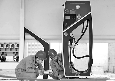 里程和充电焦虑困扰用户 如何为500万辆电动汽车备下充电桩