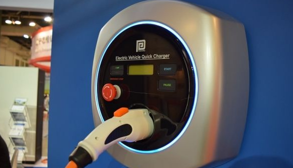 中国铁塔获国新100亿入股 或加速充电桩建设等新业务