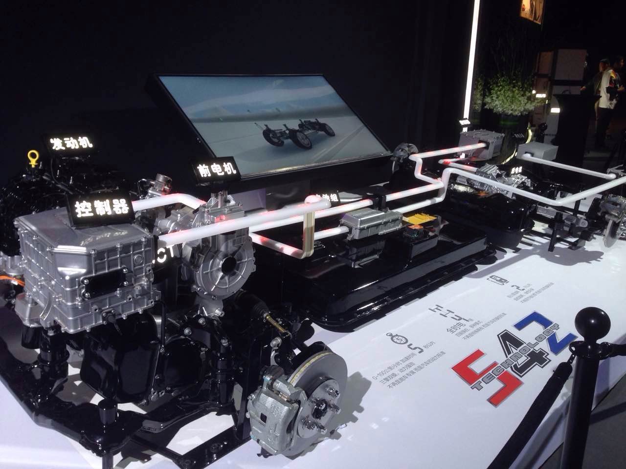 新能源车走俏&nbsp;动力电池拖后腿4