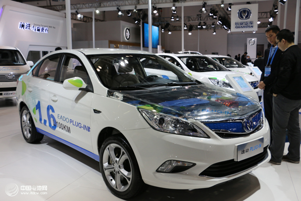 上汽集团亮相2015年节能与新能源汽车产业发展成果展