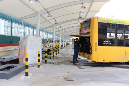 全国最大电动公交基地将在青岛启用  150部充电能力