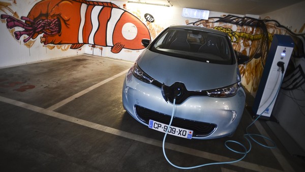 剑桥大学“超级电池”取得突破 可拓展电动汽车续航里程