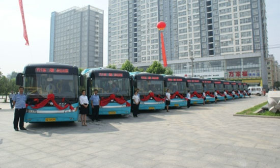 姚明德：电池技术未突破 看好气电混合动力客车