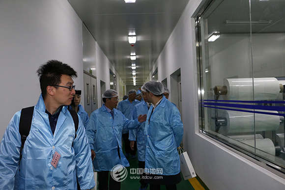 第三届锂电“达沃斯”论坛嘉宾参观武汉黄陂新材料新能源产业园