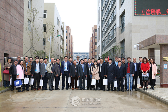 第三届锂电“达沃斯”论坛嘉宾参观武汉黄陂新材料新能源产业园