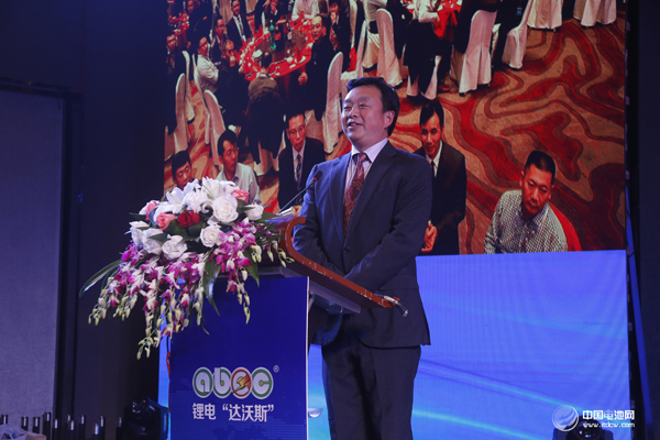 武汉市黄陂区人民政府区长吴祖云向中外嘉宾致欢迎辞