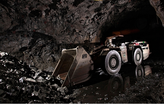 国际镍价下滑 市场对中国生产商减产承诺存疑