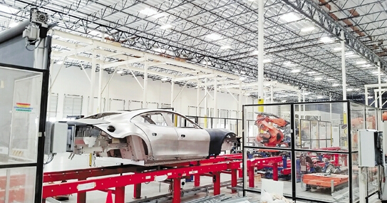 Karma美国莫雷诺谷生产基地车身车间生产线调试现场