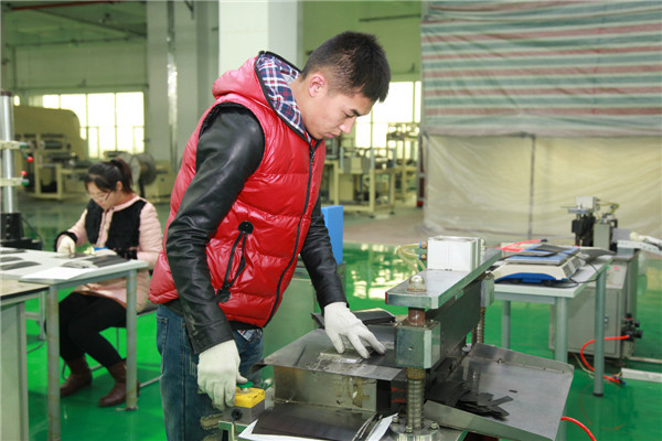 中科泰能科技"超级电池" 完工 充放电次数超5000次