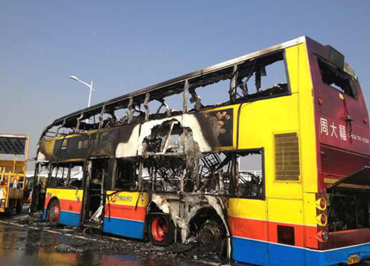 首辆“香港品牌”电动巴士自燃  初查是电线短路造成