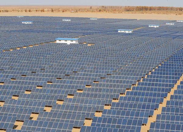 新疆“弃风弃光”加剧 四成新能源电站无法上网发电