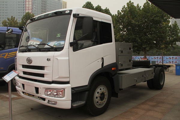 重霾之下 我国一批纯电动卡车崭露头角