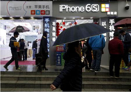 路透社：中国山寨苹果零售店数量下滑 国产手机升温
