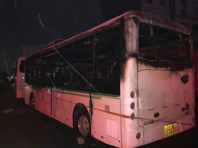 江西上饶纯电动客车燃烧案：系被引燃 电池系统未着火